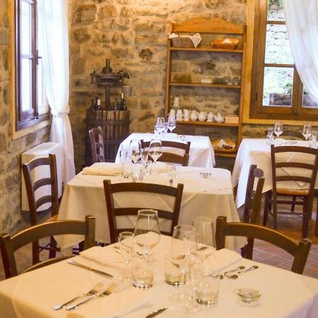 Il Cappellaio Matto Bed and Breakfast Montalto Ligure Exteriör bild
