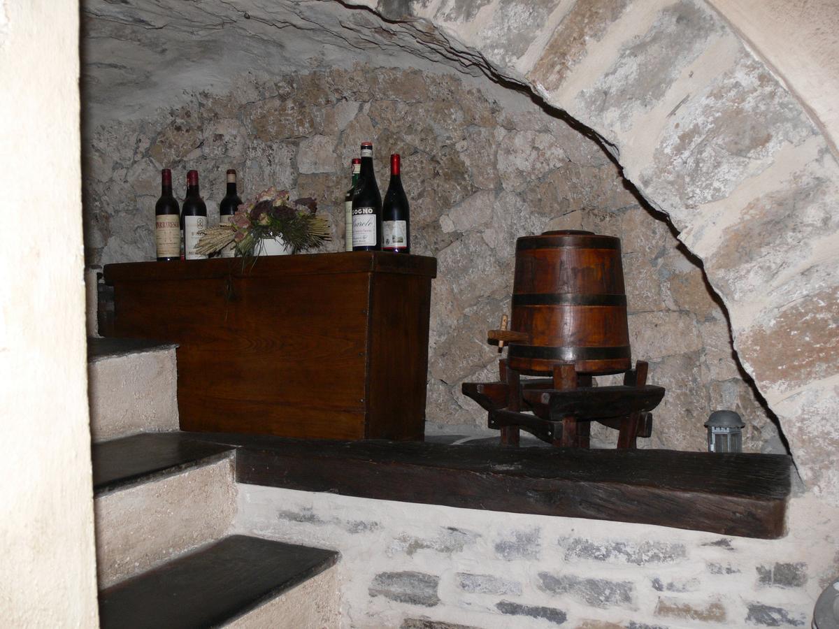 Il Cappellaio Matto Bed and Breakfast Montalto Ligure Exteriör bild
