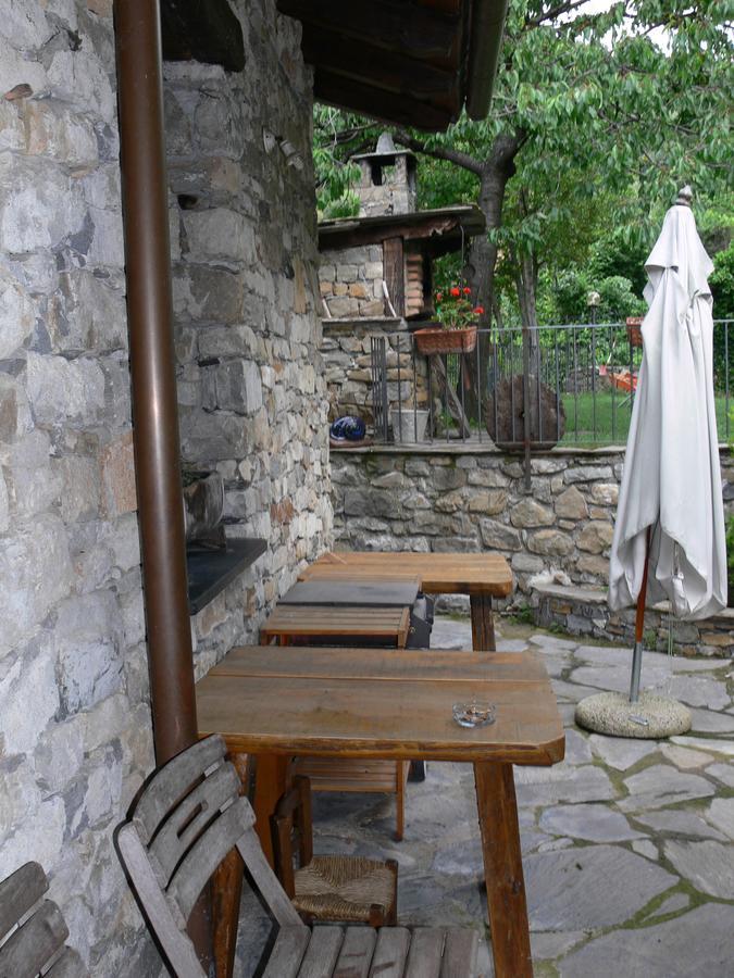 Il Cappellaio Matto Bed and Breakfast Montalto Ligure Exteriör bild