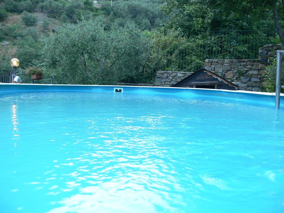 Il Cappellaio Matto Bed and Breakfast Montalto Ligure Exteriör bild