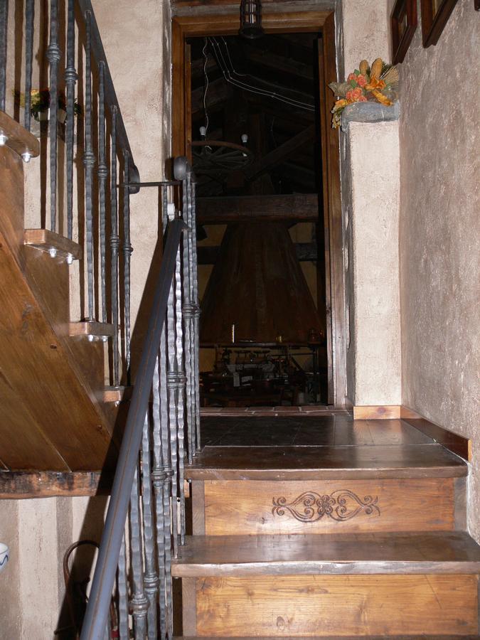 Il Cappellaio Matto Bed and Breakfast Montalto Ligure Exteriör bild