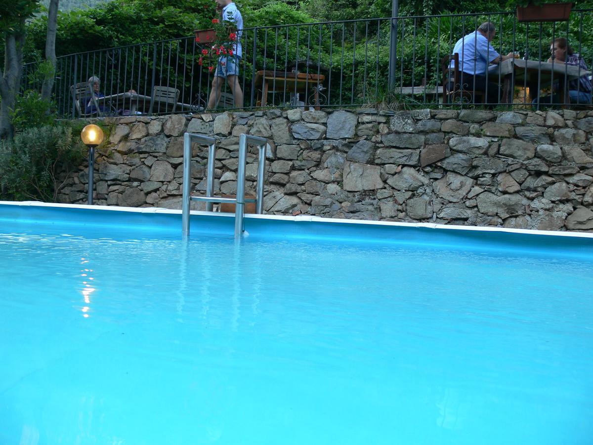 Il Cappellaio Matto Bed and Breakfast Montalto Ligure Exteriör bild