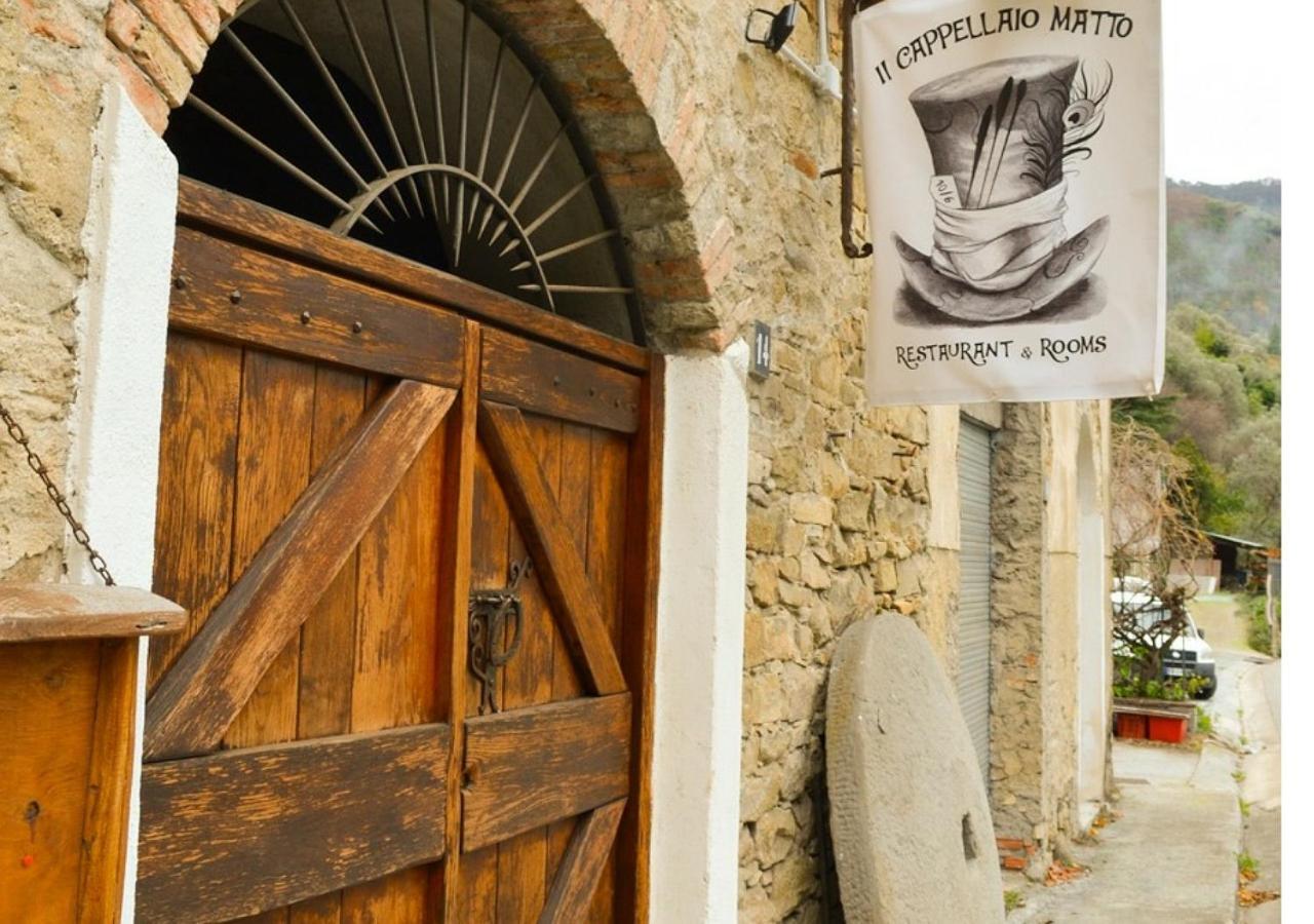 Il Cappellaio Matto Bed and Breakfast Montalto Ligure Exteriör bild