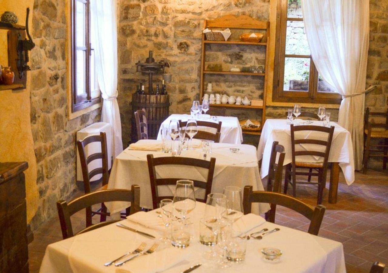 Il Cappellaio Matto Bed and Breakfast Montalto Ligure Exteriör bild