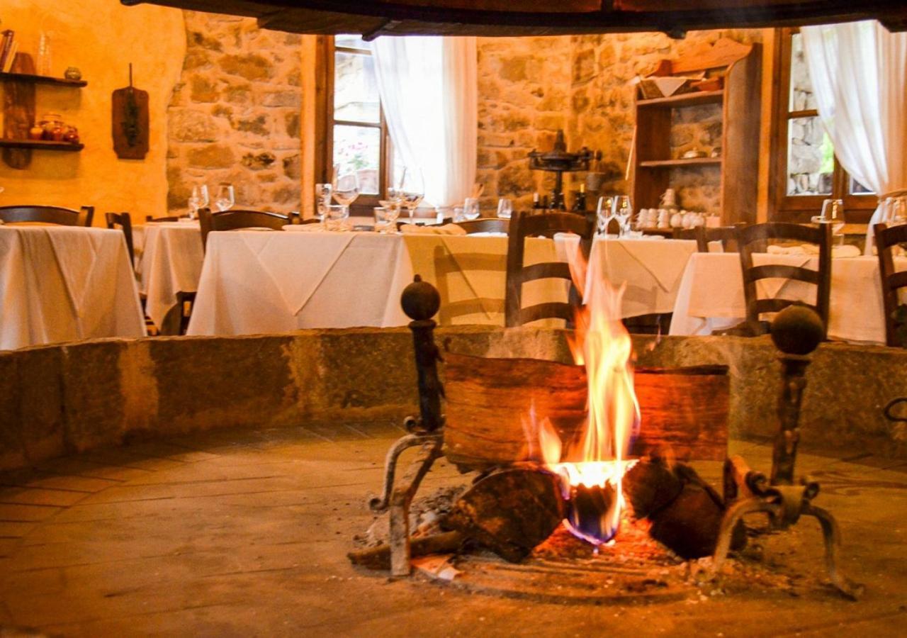 Il Cappellaio Matto Bed and Breakfast Montalto Ligure Exteriör bild