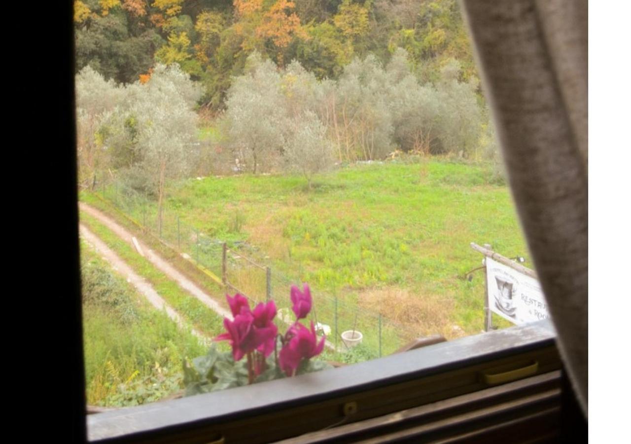 Il Cappellaio Matto Bed and Breakfast Montalto Ligure Exteriör bild